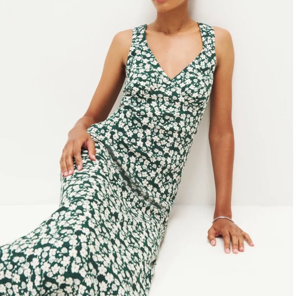 ✨ EUC Reformation Calvine Dress - Cilantro - Picture 2 of 8